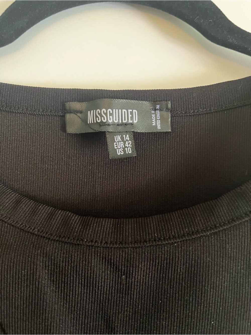 Black Ribbed Crop Tank - Picture 4 of 5